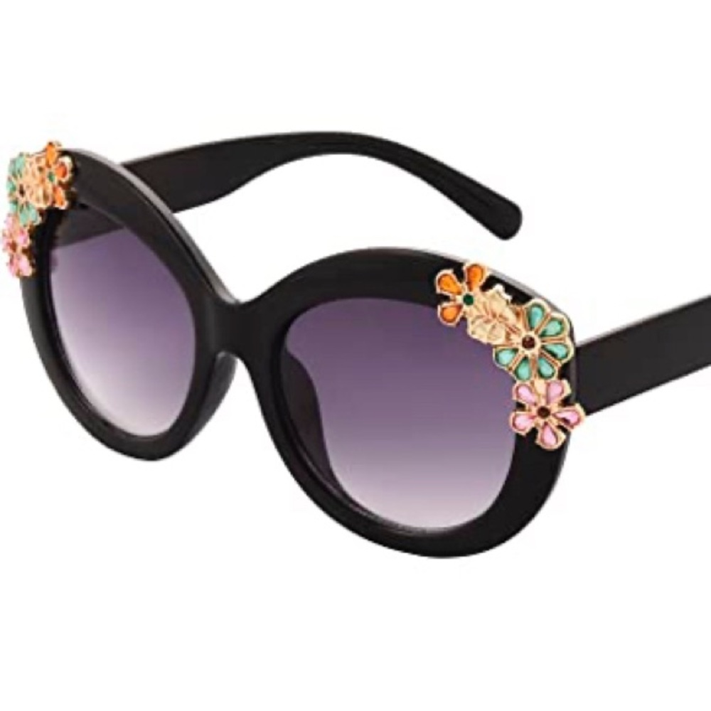NWT Betsy Johnson sunglasses